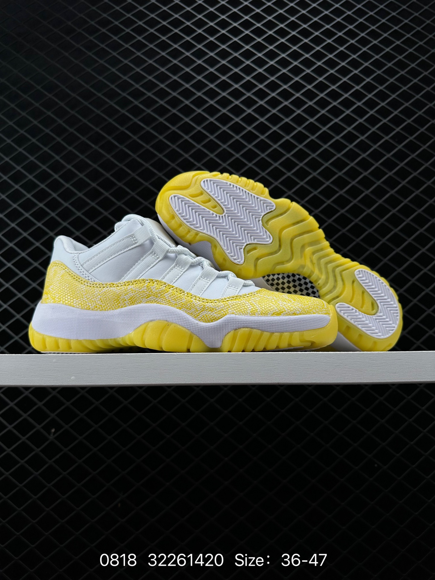 Nike Air Jordan 11 Retro Low LE